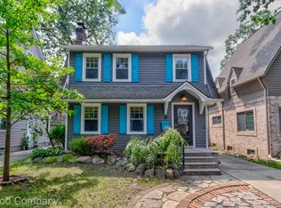 38 Wellesley Dr, Pleasant Ridge, MI 48069