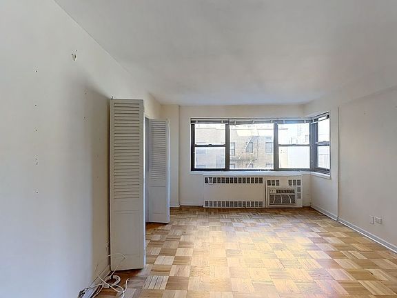 2nd image of 305 E 72nd St APT 6AS