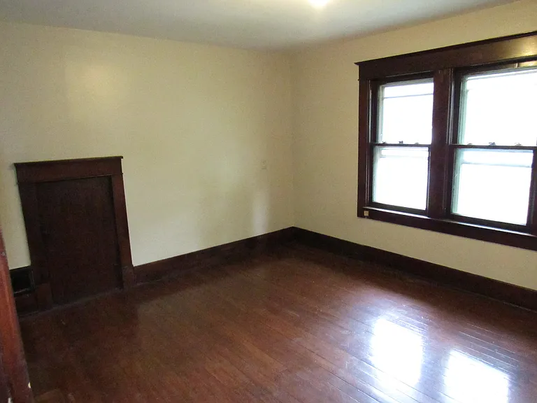 821 S 7th St — Photo 15