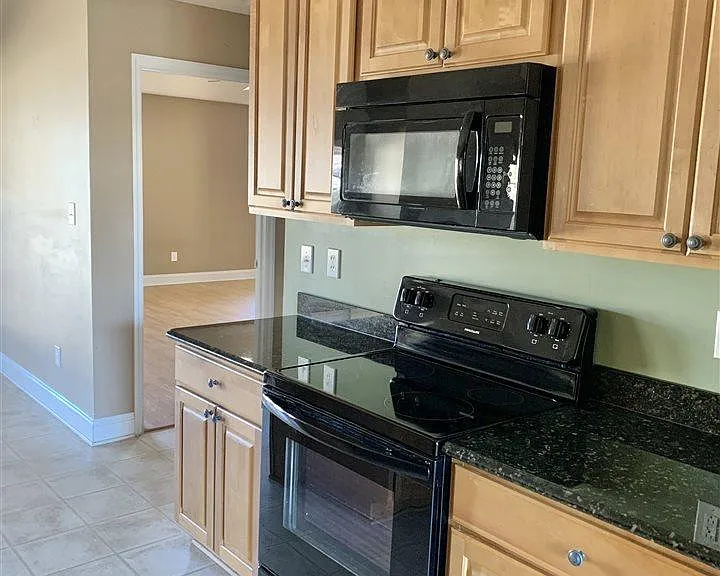 115 E Crest Way — Photo 5