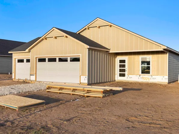 4004 Ridgewood Dr, Hutchinson, KS 67502
