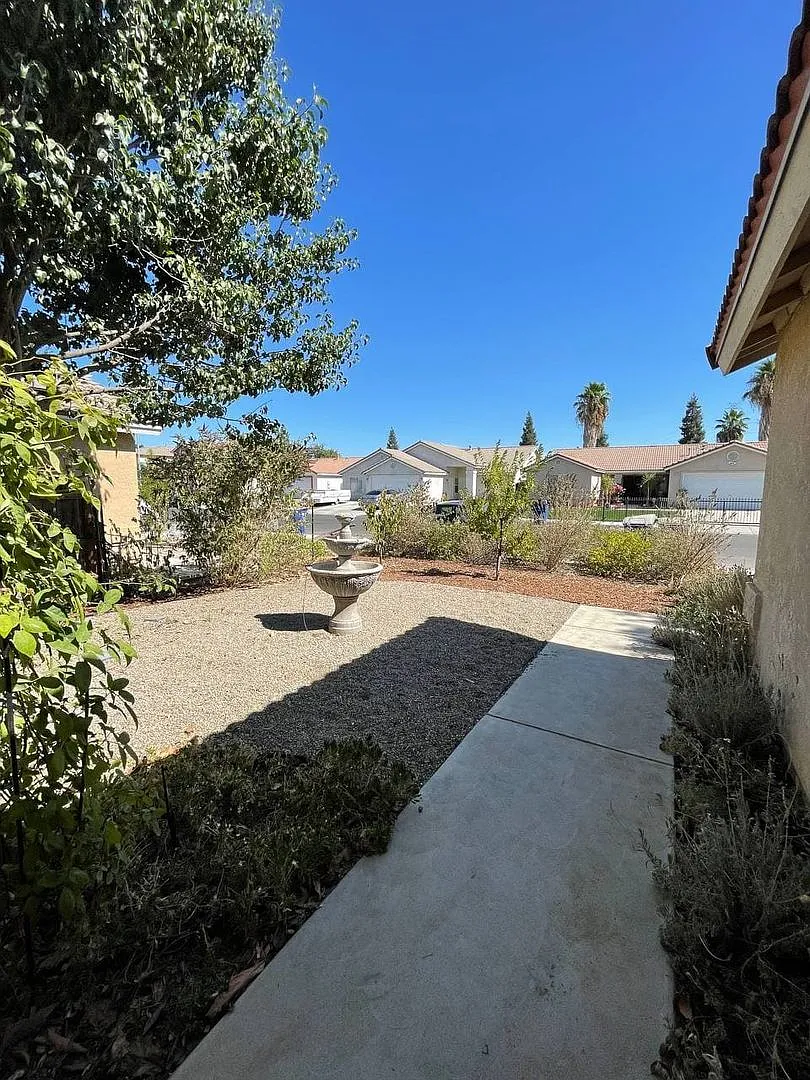 Wonderful 5 Bedroom Home Coming Soon! — Photo 3