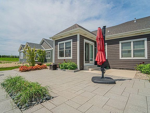 5th image of 10843 Walnut Dr
