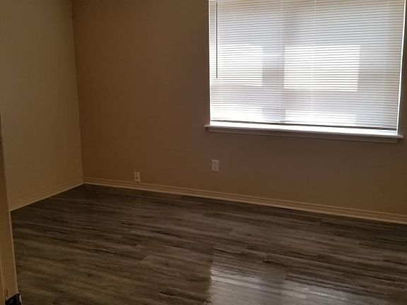 2nd image of 1106 SW 77th Pl
