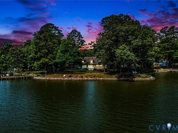 196 Summer Haven Dr, Reedville, VA 22539
