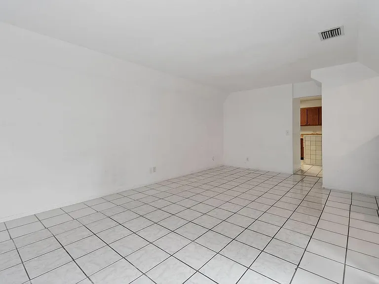 3502 Gardens East Dr #B — Photo 12