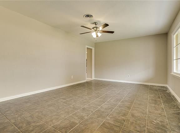 4th image of 2812 Sierra Dr