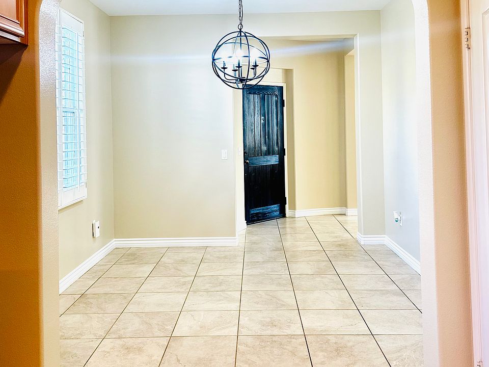 dining room, view from the kitchen