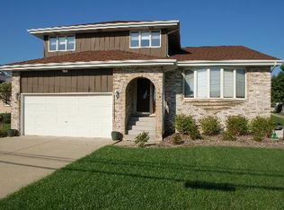 17052 Lockwood Ave, Oak Forest, IL 60452