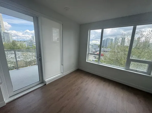 13387 Old Yale Rd #502, Surrey, BC V3T 3B1