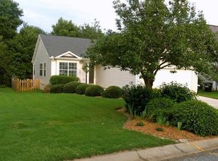 27 Hawkesbury Rd, Simpsonville, SC 29681