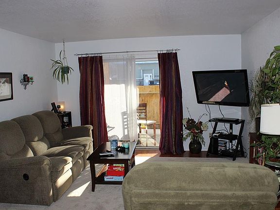 4th image of 3961 Cambridge Dr