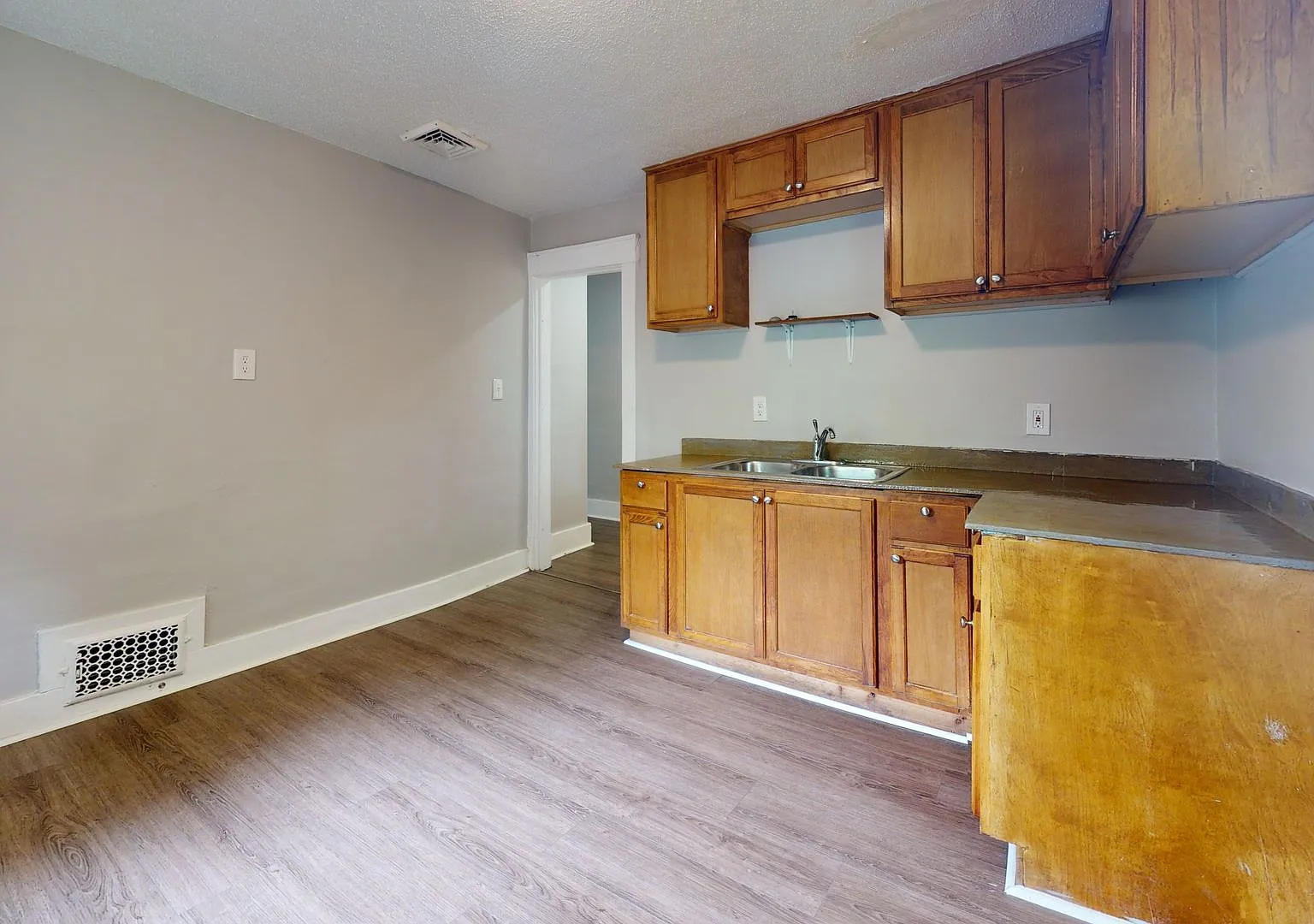748 Hazel St — Photo 1