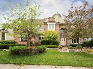 2925 Ivy Hill Dr, Commerce Township, MI