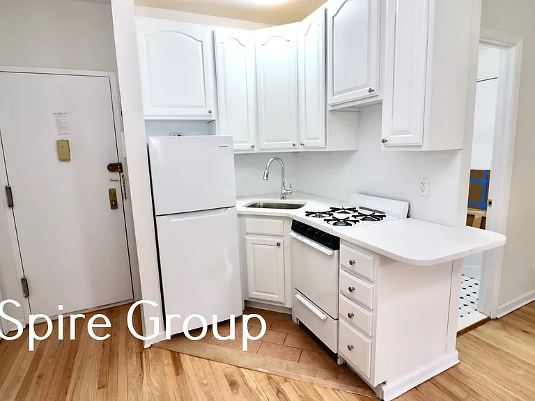 338 W 77th St #4-B — Photo 3