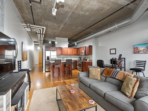 4th image of 849 N Franklin St Unit 1023