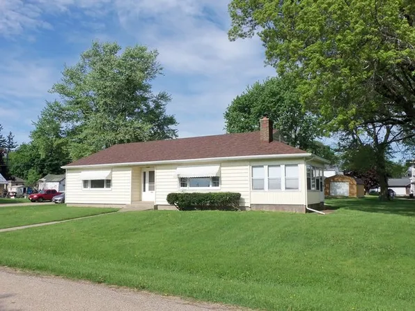 512 Garden St, Forreston, IL 61030