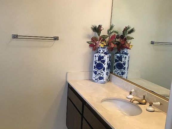 5th image of 118 N 1st St APT C