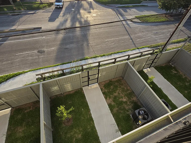 3802 Yale St — Photo 36