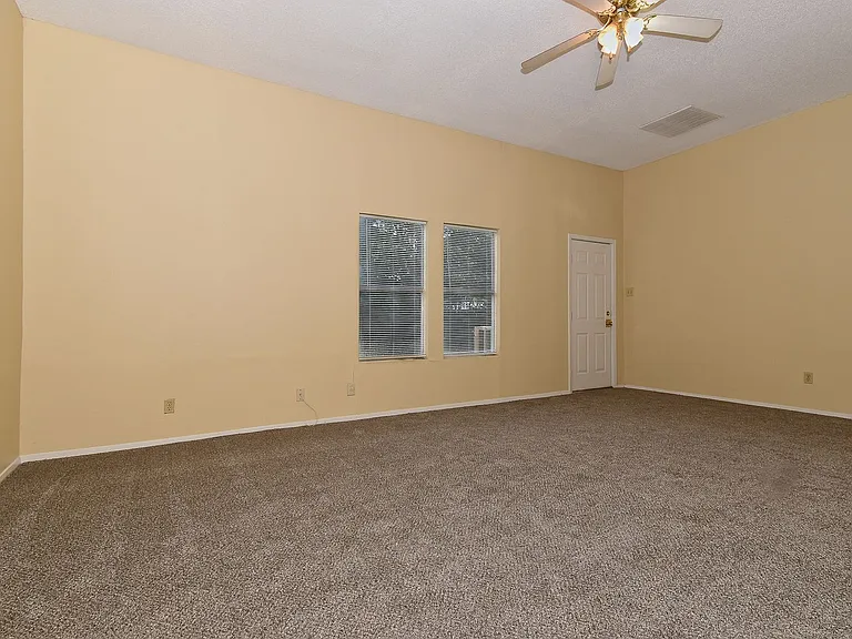 418 FM 513 S — Photo 27