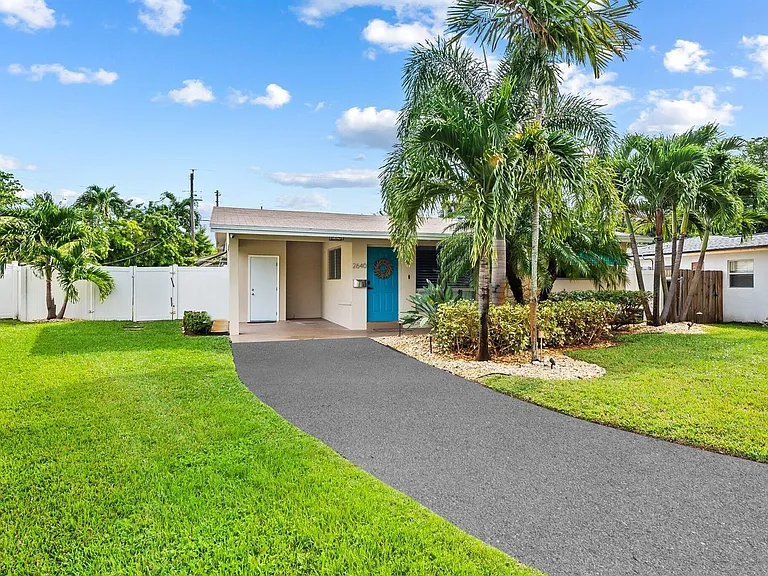 2640 NW 9th Ln — Photo 37