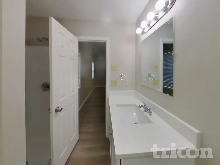 2407 Windridge Dr NE — Photo 9