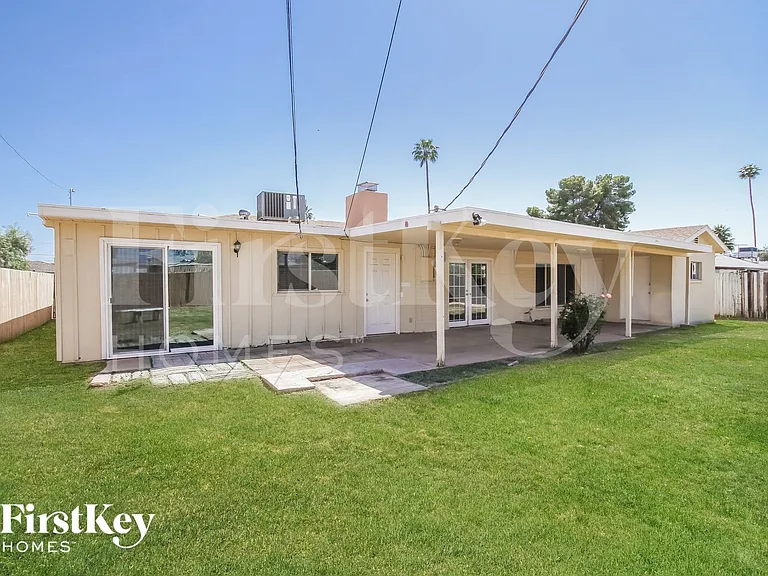 2126 W San Miguel Ave — Photo 15
