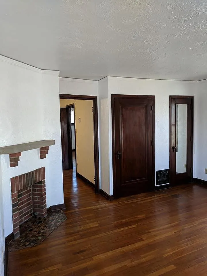 226 E Monteray Ave — Photo 3