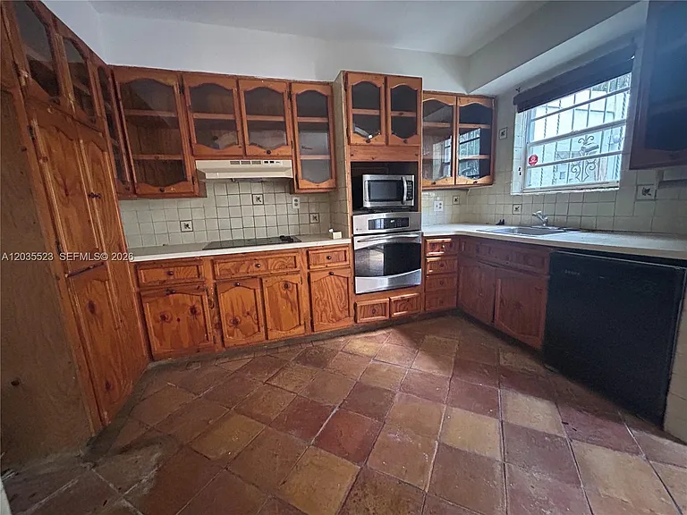 9600 N Miami Ave — Photo 13