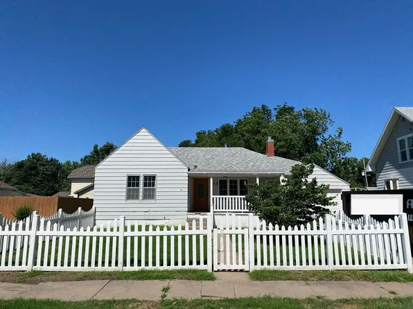 313 4th St, Claflin, KS 67525