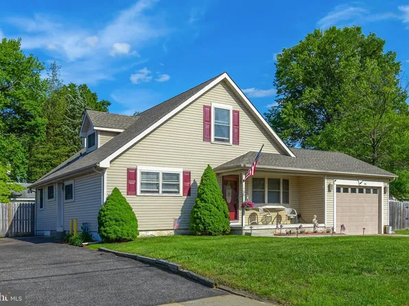 166 N Queen St, Thorofare, NJ 08086