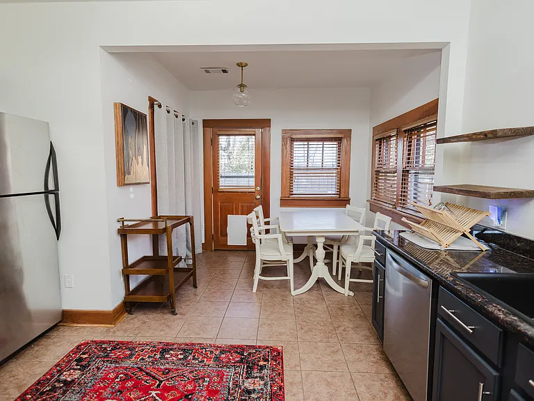 Willow St — Photo 2