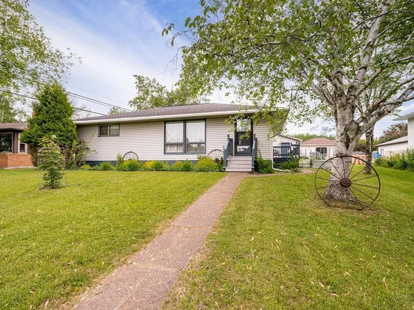 421 15th Ave, Two Harbors, MN 55616