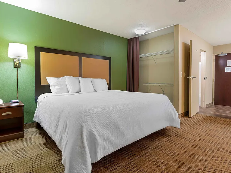 Superior Studio - 1 King Bed