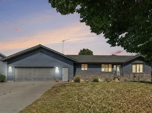 610 W Maple St, Edgerton, MN 56128