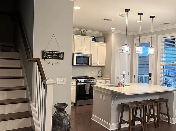 1537 Prince Edward St, Mount Pleasant, SC 29466