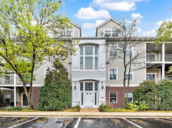 3333 Stratford Ct Unit 2A, Lake Bluff, IL 60044
