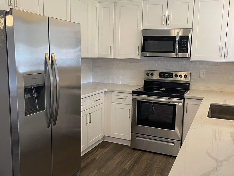 428 Meade Ave — Photo 3