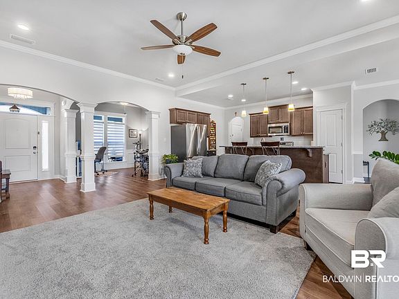 3rd image of 572 Begeman Rd