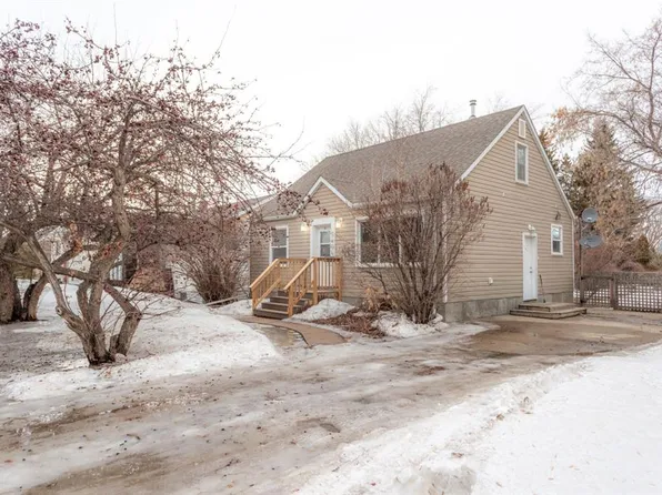 5404 S 50th St, Lloydminster, AB T9V 0M9