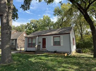 8219 Ward Pkwy, Kansas City, MO 64114