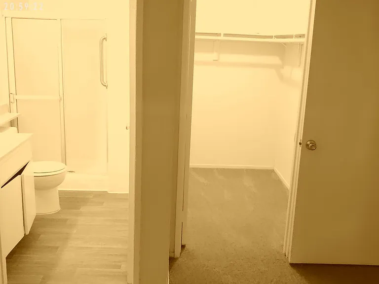 Independence Court Apartments — Photo 29