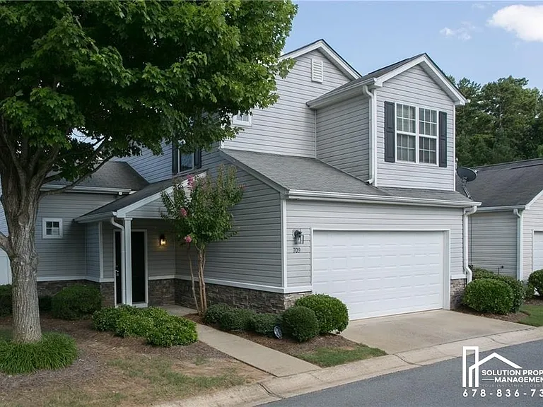 709 Bedford Ct — Photo 10