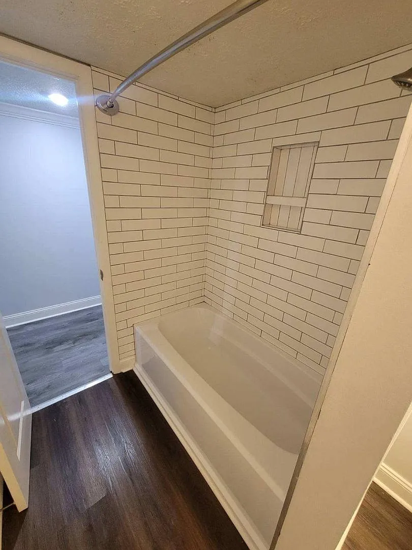 Unaka Apartments — Photo 4