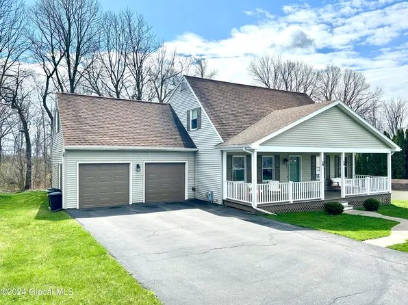 8 Falcon Crest Drive, Johnstown, NY 12095