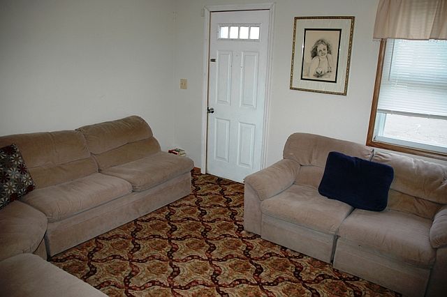 1st image of 381 Orchard Ave