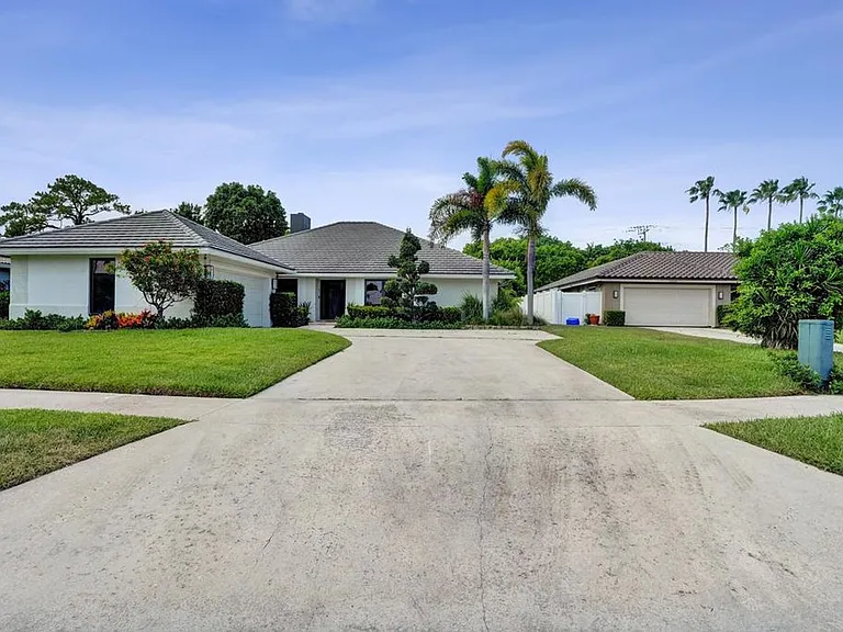 5569 Wind Drift Ln — Photo 3