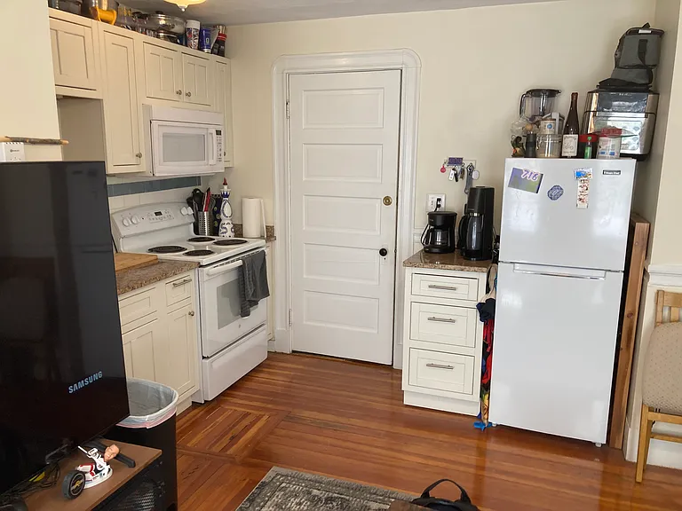 8 Garrison Ave #7 — Photo 6