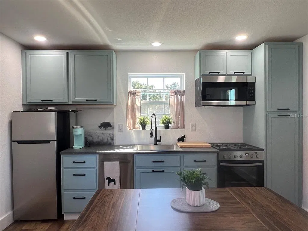 1 bed, 1.0 bath, 448 sqft, $2,200 — Photo 3
