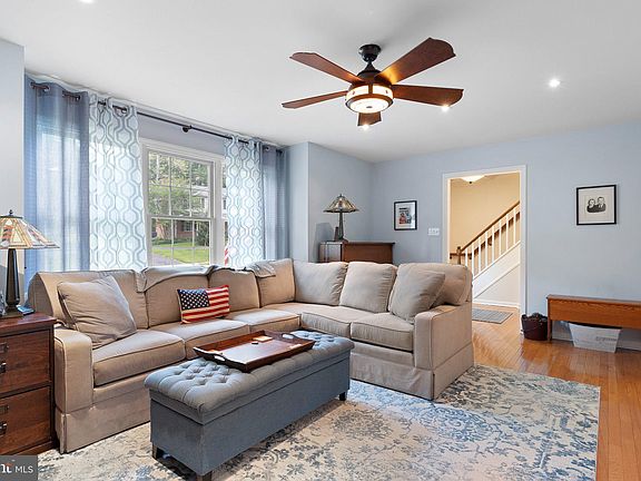4th image of 207 Wilshire Ln